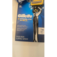 Бритвений набір Gillette ProGlide Shield (1 станок + 9 змінних картриджів)