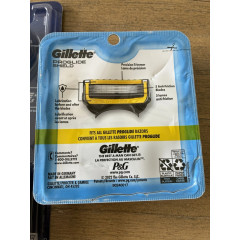 Gillette ProGlide Shield Shaving Set (1 razor + 5 replacement cartridges)