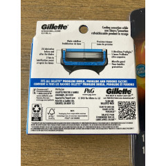 Бритвенний набір Gillette Fusion ProShield Chill / ProGlide Chill (1 бритва та 9 змінних картриджів)