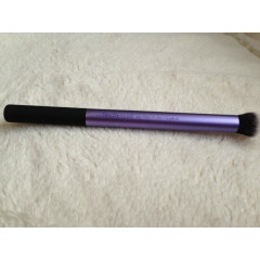 Кисть для нанесення тональної основи Real Techniques Expert Face Brush (без коробки)