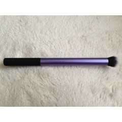 Кисть для нанесення тональної основи Real Techniques Expert Face Brush (без коробки)
