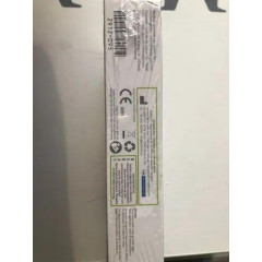 The contactless VisioFocus 06400 thermometer emits the result on the forehead.