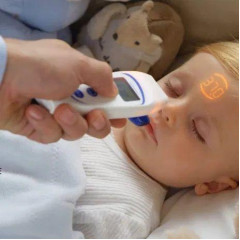 The contactless VisioFocus 06400 thermometer emits the result on the forehead.
