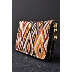 Women's wallet with 3 zip compartments