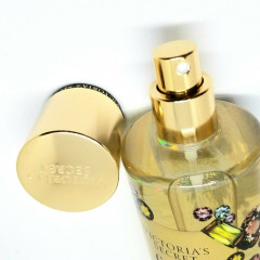 Парфюмированный спрей для тела Victoria`s Secret Fantasies Gold Struck Fragrance Body Mist  (250 ml)