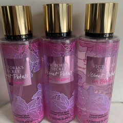 Парфюмированный спрей для тела Victoria`s Secret Velvet Petals In Bloom Fragrance Mist (250 мл)