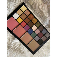 Палетка тіней для повік і рум'ян для обличчя NYX Such A Know-It-All Palette Vol 1 (24 відтінки тіней і 4 відтінки рум'ян)