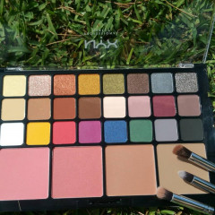 Палетка тіней для повік і рум'ян для обличчя NYX Such A Know-It-All Palette Vol 1 (24 відтінки тіней і 4 відтінки рум'ян)