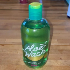 Заспокійливий гель для душу Victoria`s Secret PINK Aloe Wash (355 мл)