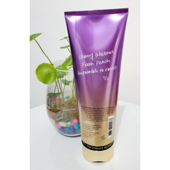 Perfumed body lotion Victoria's Secret Love Spell Body Fragrance Lotion (236 ml)