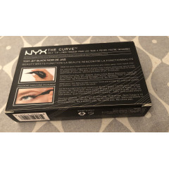 Жидкая подводка NYX The Curve Felt Tip Liner (черная)