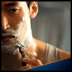 Men's razor Gillette Proglide 1 handle and 10 cartridges