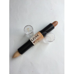 Highlighter and sculptor in stick NYX Cosmetics Wonder Stick double (2 x 4 g) UNIVERSAL (WS04)