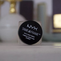 NYX Cosmetics Tame & Frame Brow Pomade (5 g) in CHOCOLATE (TFBP02)