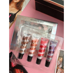 Подарунковий набір блисків для губ 4шт Victoria`s Secret Glossy Or Nice Flavored Lip Gloss