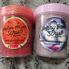Пілінг для обличчя та тіла Victoria`s Secret PINK Smoothie Scrubs berry bash 283 г