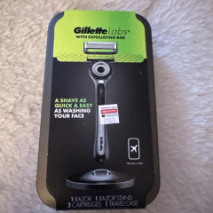 Gillette Labs men's razor with exfoliating strip stand 9 cartridges and travel case