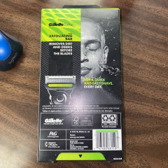 Белый мужской станок Gillette Labs в лимитированном дизайне с подставкой и 1 картриджем