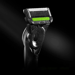 GilletteLabs shaving set with exfoliating strip and 6 replacement cassettes in a travel case