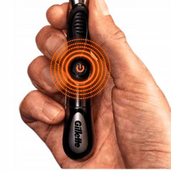 Gillette Fusion Power men's razor with 1 spare blade and 1 battery pack