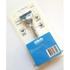 Gillette SkinGuard Sensitive Power Men's Shaving Machine with Battery (1 machine and 1 cartridge)