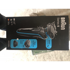 Чоловіча електрична бритва Braun 50-M1200s чорна