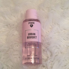 Victoria's Secret Pink Urban Bouquet Wild Daisy & Driftwood Scented Body Mist 250 ml