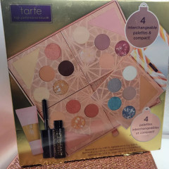 Лімітований набір для макіяжу Tarte Gift & Glam з 4 палетками