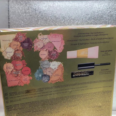 Лімітований набір для макіяжу Tarte Gift & Glam з 4 палетками