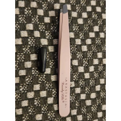 Anastasia Beverly Hills Precision Tweezers eyebrow correction tweezers pink