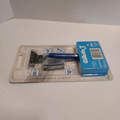 Gillette3 men's razor with 1 handle and 2 replacement cartridges