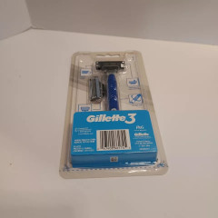 Gillette3 men's razor with 1 handle and 2 replacement cartridges