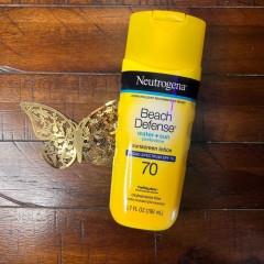Водостійкий сонцезахисний лосьйон для тіла Neutrogena Beach Defense SPF 70 198 мл