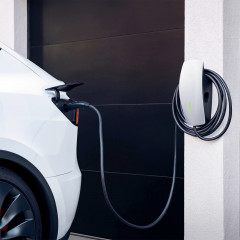 Зарядний пристрій Tesla Wall Connector Model 3 S X Y J1772 Gen 3 (48А) білого кольору