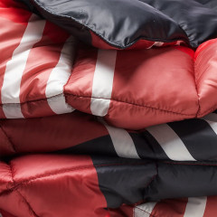 Synthetic blanket Eddie Bauer with a packing case 127x178 cm.