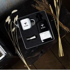 BIRDS Adventure Case gift set (BIRDS Gin with jigger case and stylish mug)