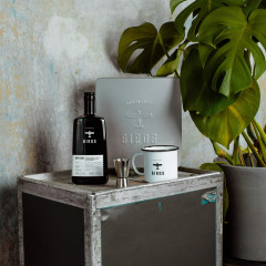 BIRDS Adventure Case gift set (BIRDS Gin with jigger case and stylish mug)