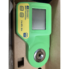 Цифровий рефрактометр Brix Milwaukee MA871 для вимірювання цукру