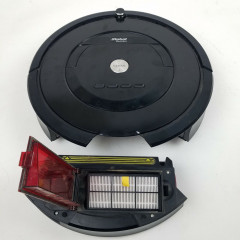 Робот-пилосос iRobot Roomba 805 із зарядною станцією