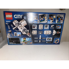 Конструктор LEGO City: Місячна космічна станція 412 деталей (60227)