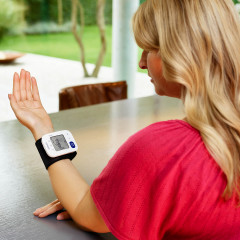 Автоматический тонометр на запястье Omron RS4