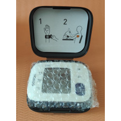 Автоматический тонометр на запястье Omron RS4