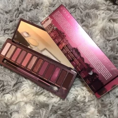 Палетка теней Urban Decay Naked Cherry 12 насыщенных ягодных оттенков